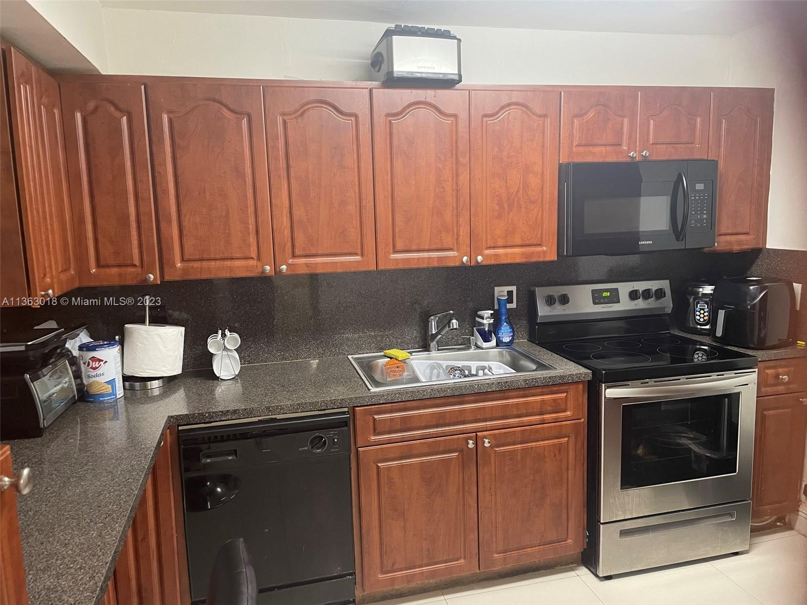 3253 Foxcroft Road, Unit G102 Miramar, FL 33025 - Photo 5 of 24 Gallery Image 5