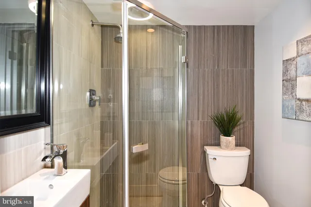 $5,800 | 602 H Street Southwest, Washington, DC 20024