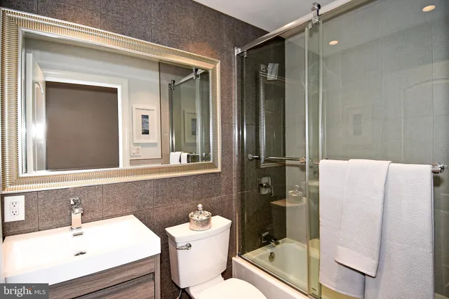 $5,800 | 602 H Street Southwest, Washington, DC 20024