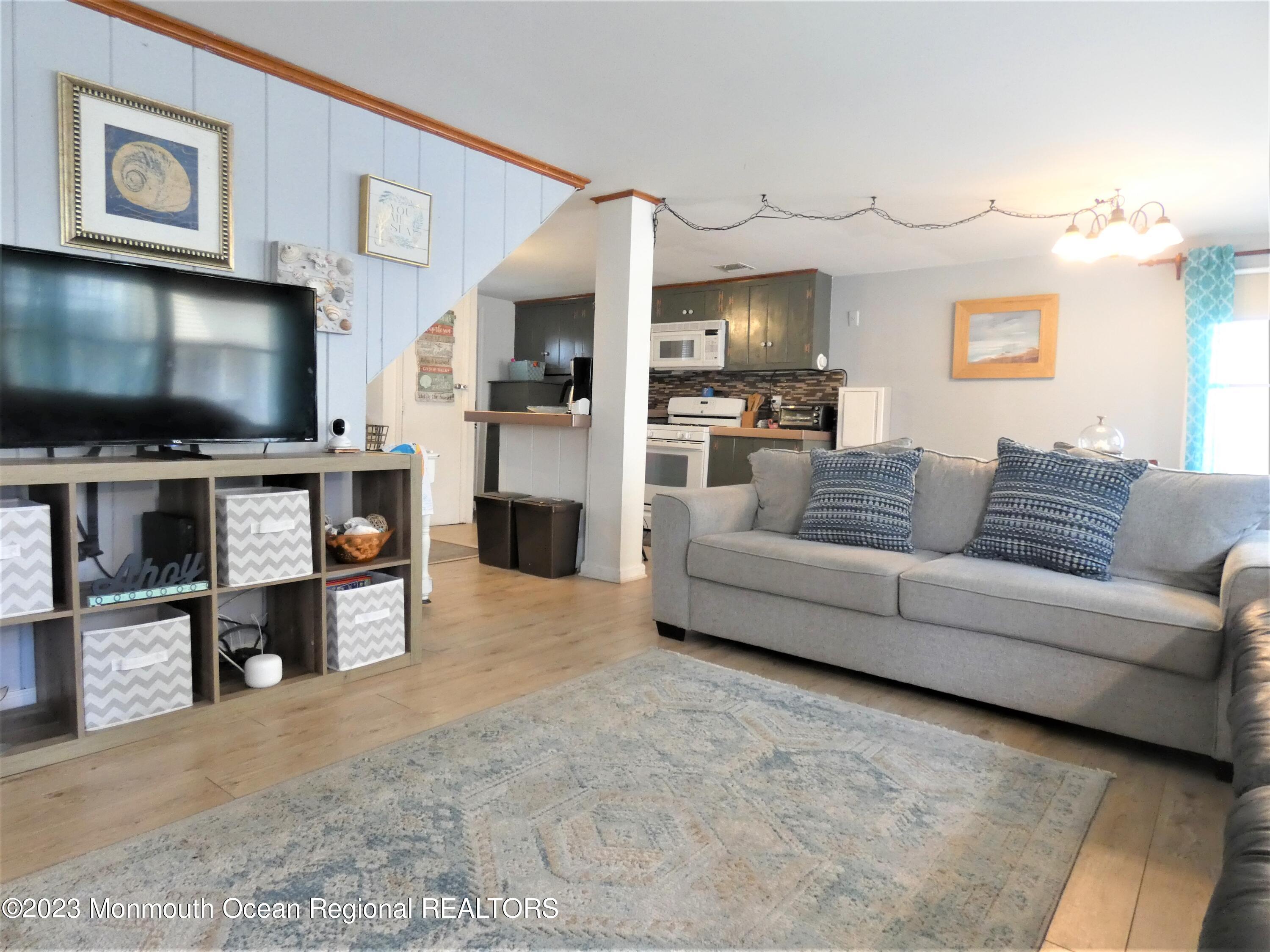 115 Del Monte Road Lavallette, NJ 08735 - Photo 3 of 21 P1100249
