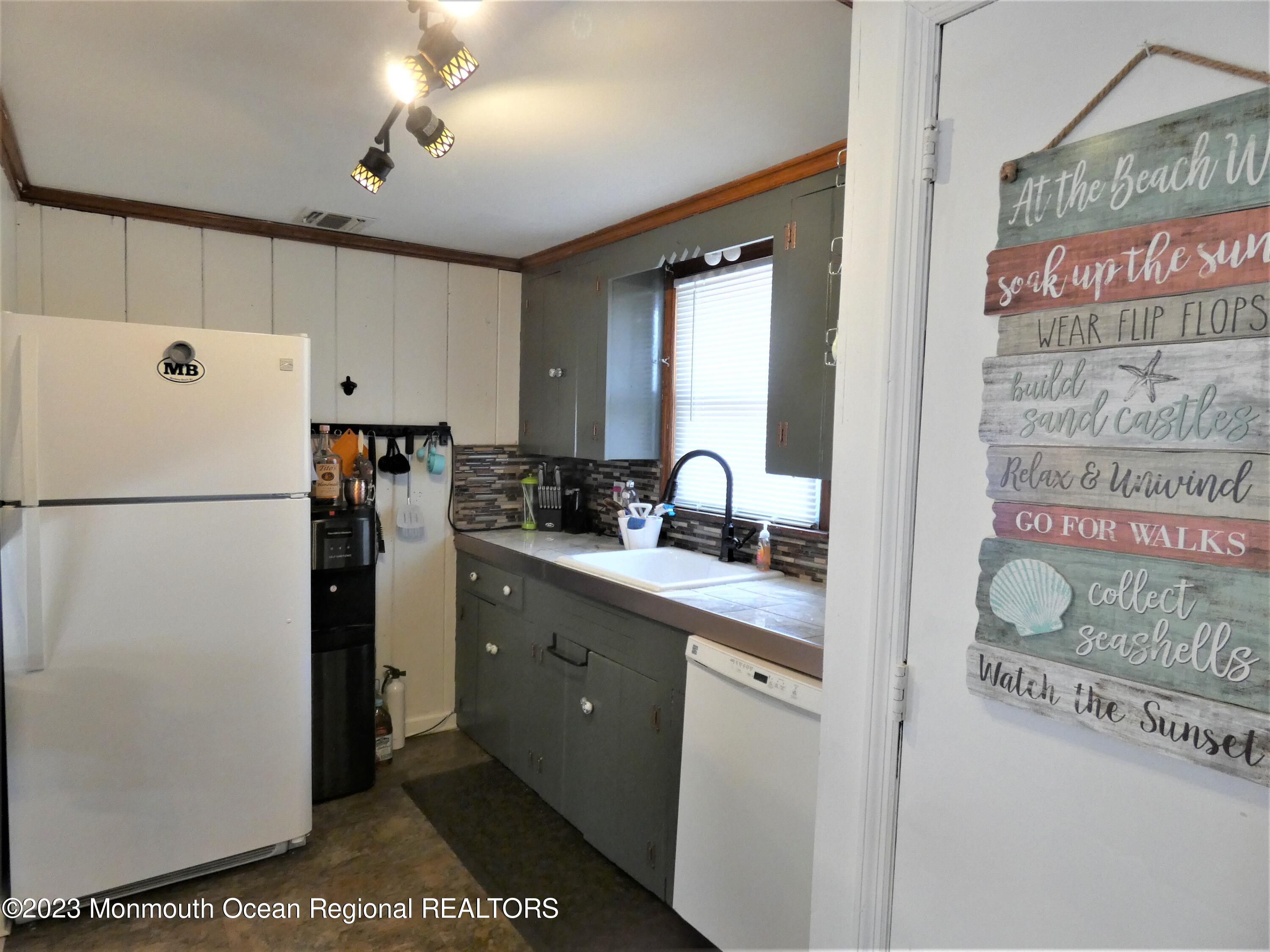 115 Del Monte Road Lavallette, NJ 08735 - Photo 8 of 21 P1100254