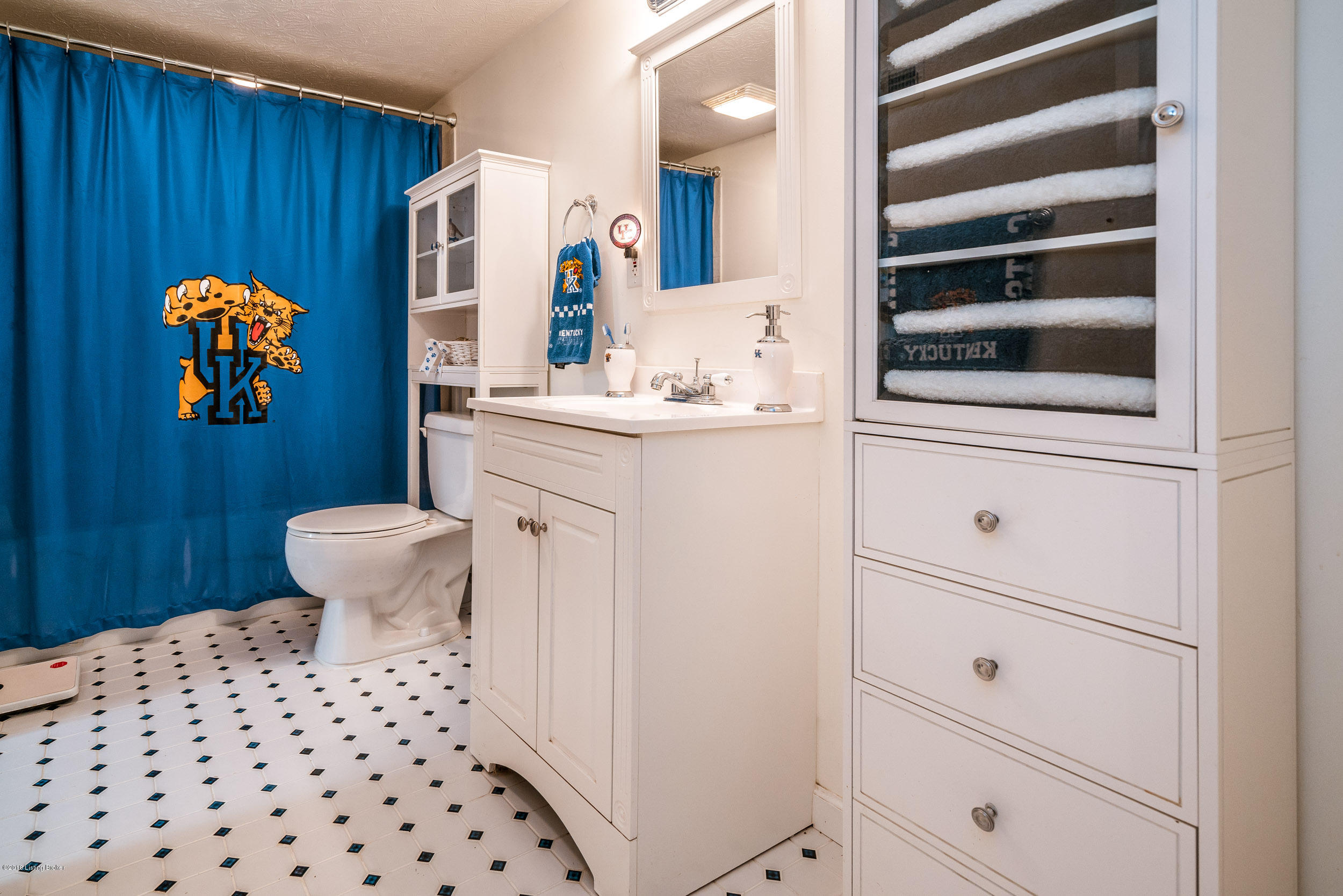 7914 Rochelle Road Louisville, KY 40228 - Photo 35 of 52 33