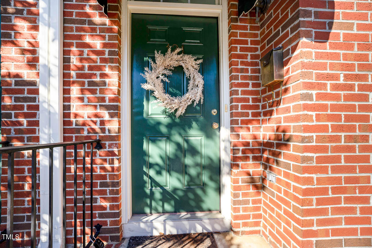 121 Fenner Lane Raleigh, NC 27603 - Photo 3 of 25 DSC06898-Edit