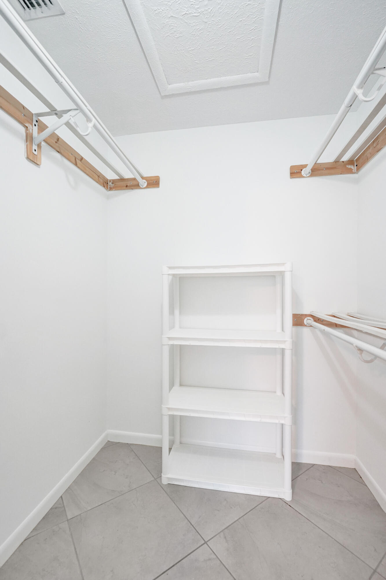 1250 Miami Road, Unit 11 Fort Lauderdale, FL 33316 - Photo 20 of 38 DSC08114