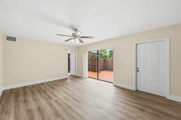 $2,800 | 8337 North Coral Circle, North Lauderdale, FL 33068