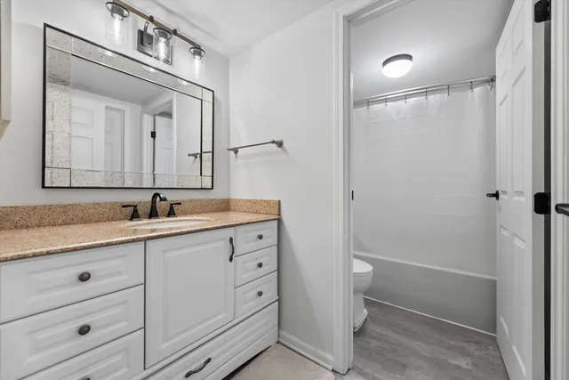 $183,000 | 270 East Highland Avenue, Unit 715, Milwaukee, WI 53202