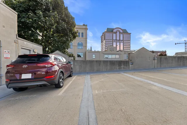 $183,000 | 270 East Highland Avenue, Unit 715, Milwaukee, WI 53202