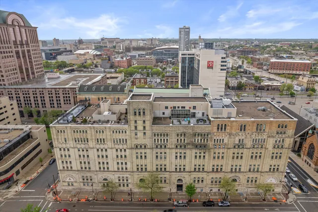 $183,000 | 270 East Highland Avenue, Unit 715, Milwaukee, WI 53202