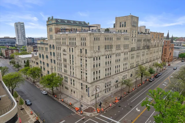 $183,000 | 270 East Highland Avenue, Unit 715, Milwaukee, WI 53202