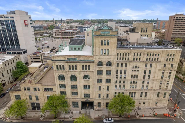 $183,000 | 270 East Highland Avenue, Unit 715, Milwaukee, WI 53202