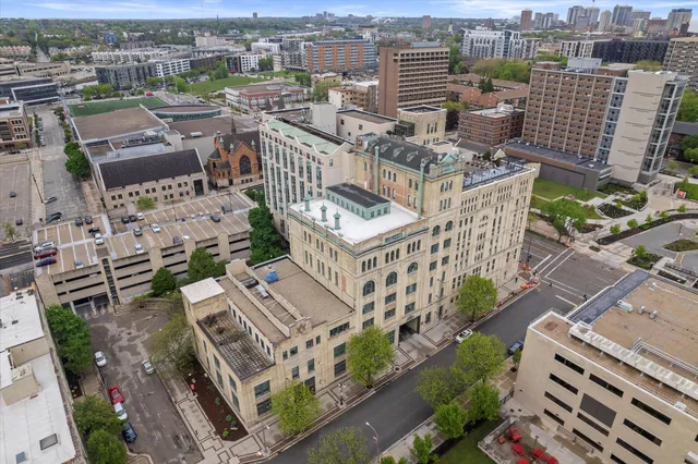 $183,000 | 270 East Highland Avenue, Unit 715, Milwaukee, WI 53202