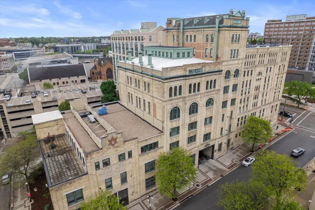 $183,000 | 270 East Highland Avenue, Unit 715, Milwaukee, WI 53202