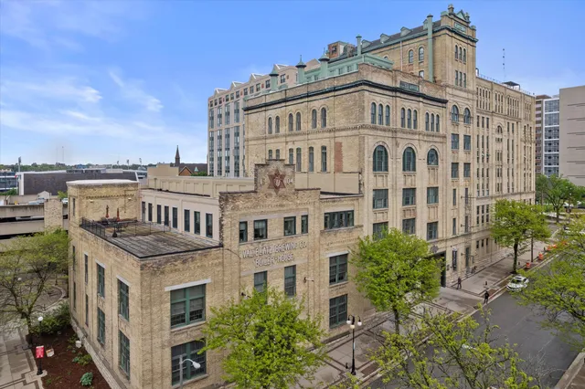 $183,000 | 270 East Highland Avenue, Unit 715, Milwaukee, WI 53202