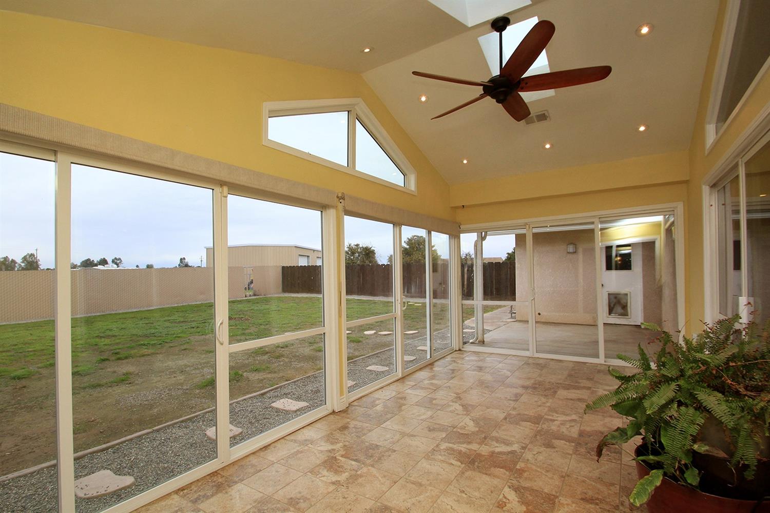 16564 Paula Road Madera, CA 93636 - Photo 15 of 30 Gallery Image 15