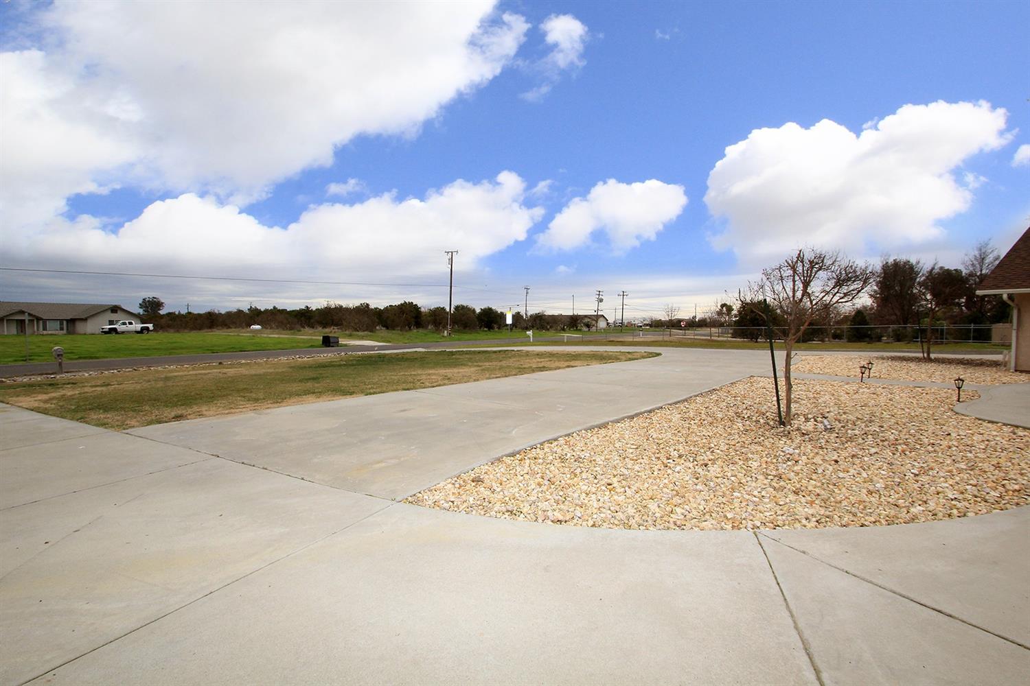 16564 Paula Road Madera, CA 93636 - Photo 5 of 30 Gallery Image 5