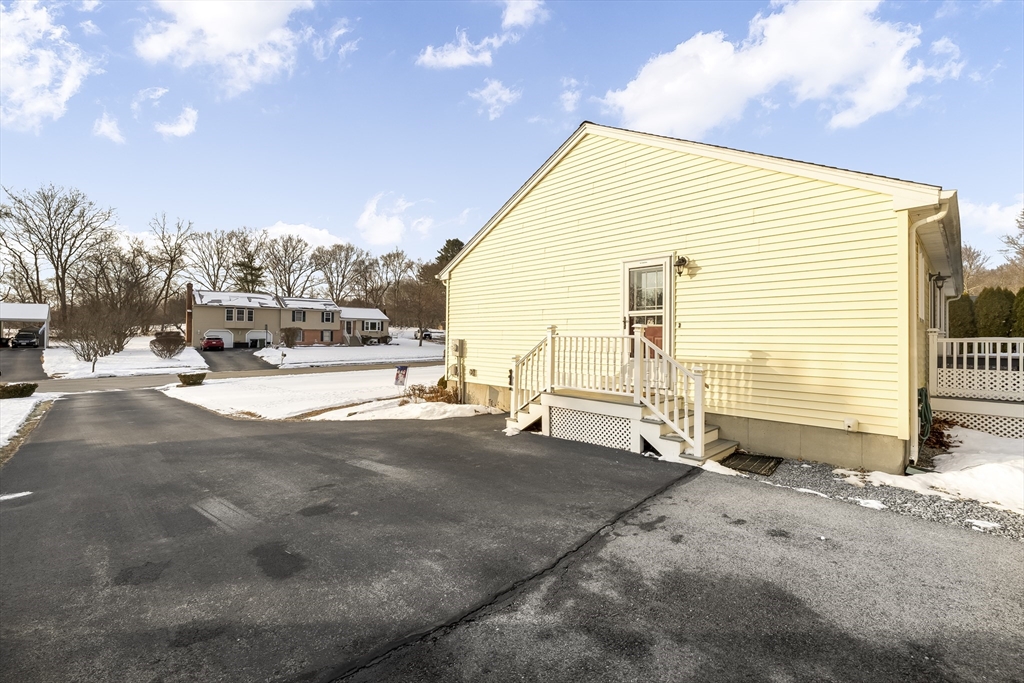 10 Daves Way Dudley, MA 01571 - Photo 11 of 40