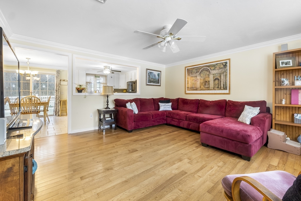 10 Daves Way Dudley, MA 01571 - Photo 13 of 40