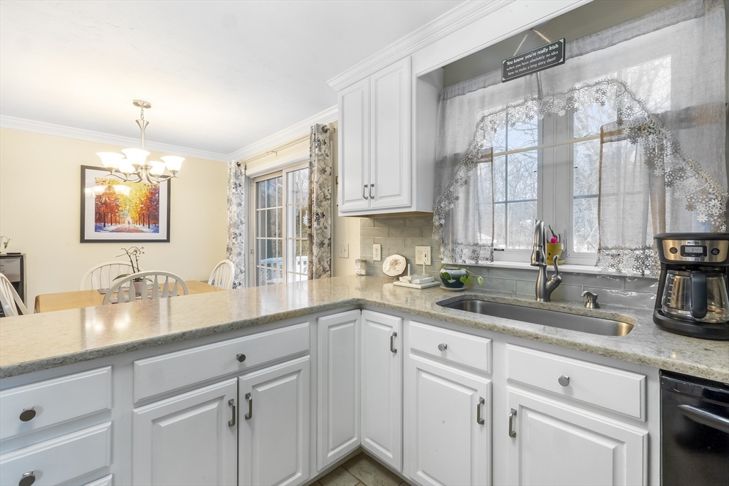 10 Daves Way Dudley, MA 01571 - Photo 18 of 40