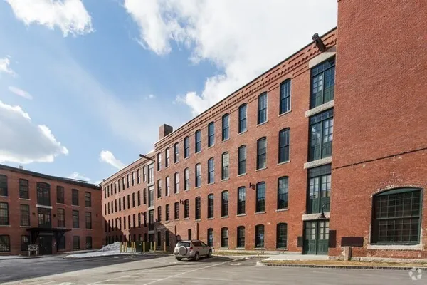 $2,250 | 64 Beacon Street, Unit C203, Worcester, MA 01608