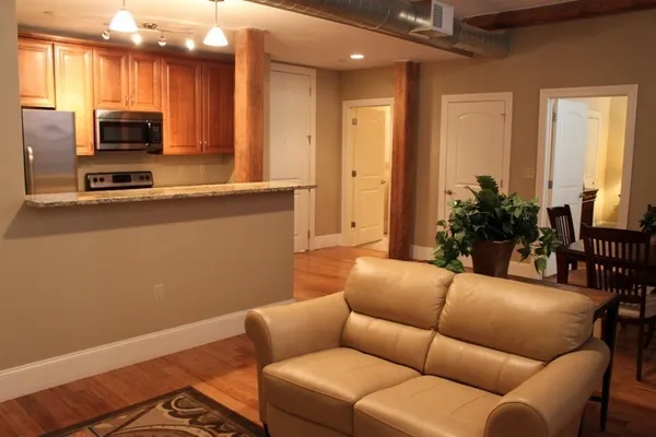 $2,250 | 64 Beacon Street, Unit C203, Worcester, MA 01608