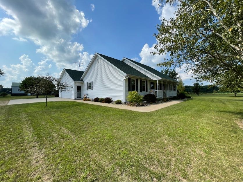545 Morgan Road Amboy, IL 61310 - Photo 3 of 23