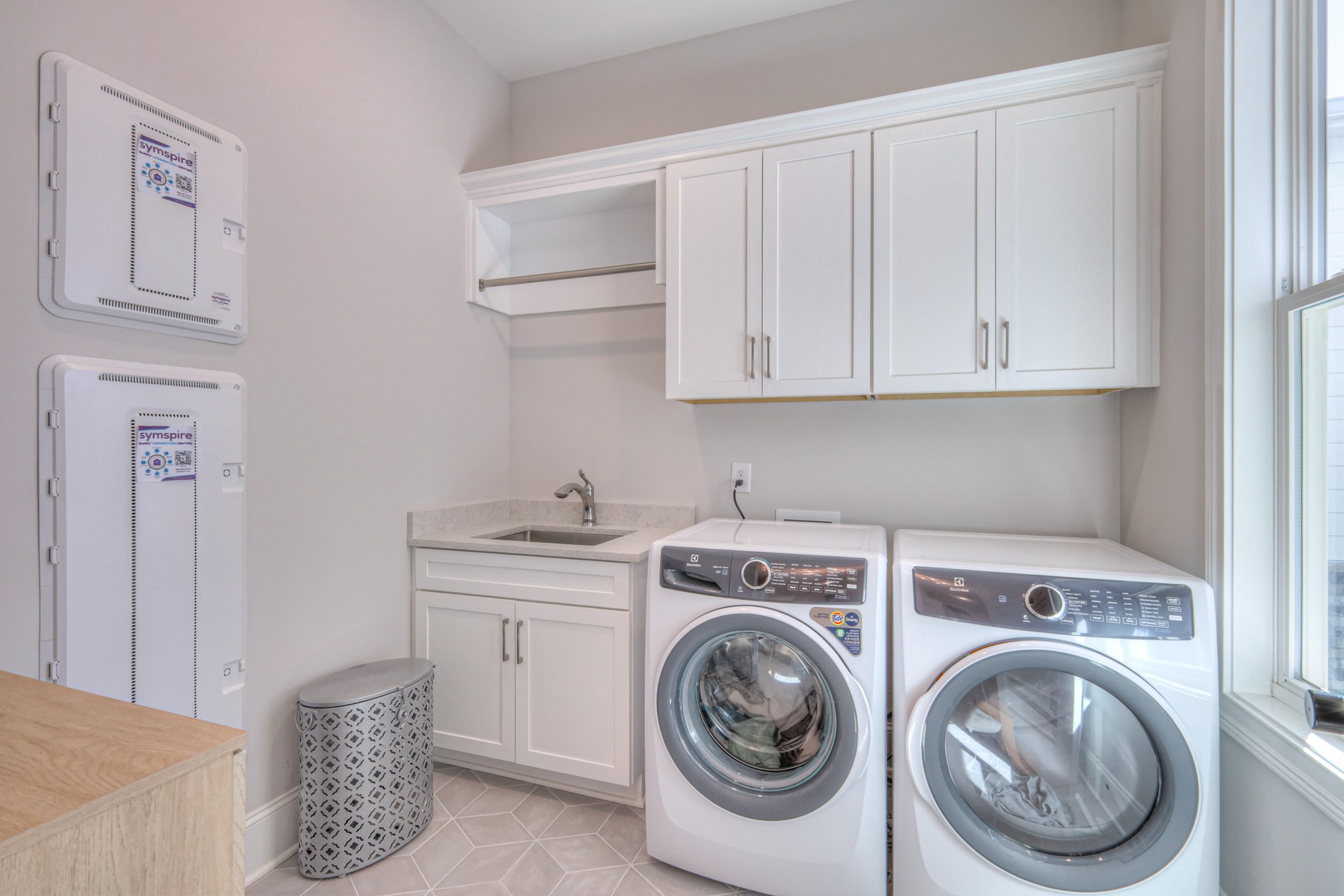 2042 Nathaniel Road Franklin, TN 37064 - Photo 18 of 40 a utility room with sink dryer and washer