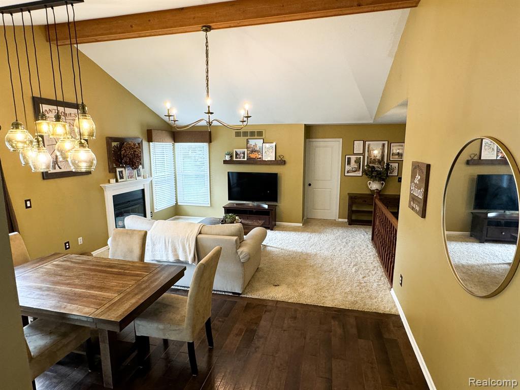 384 Huntington Court Rochester Hills, MI 48307 - Photo 2 of 34