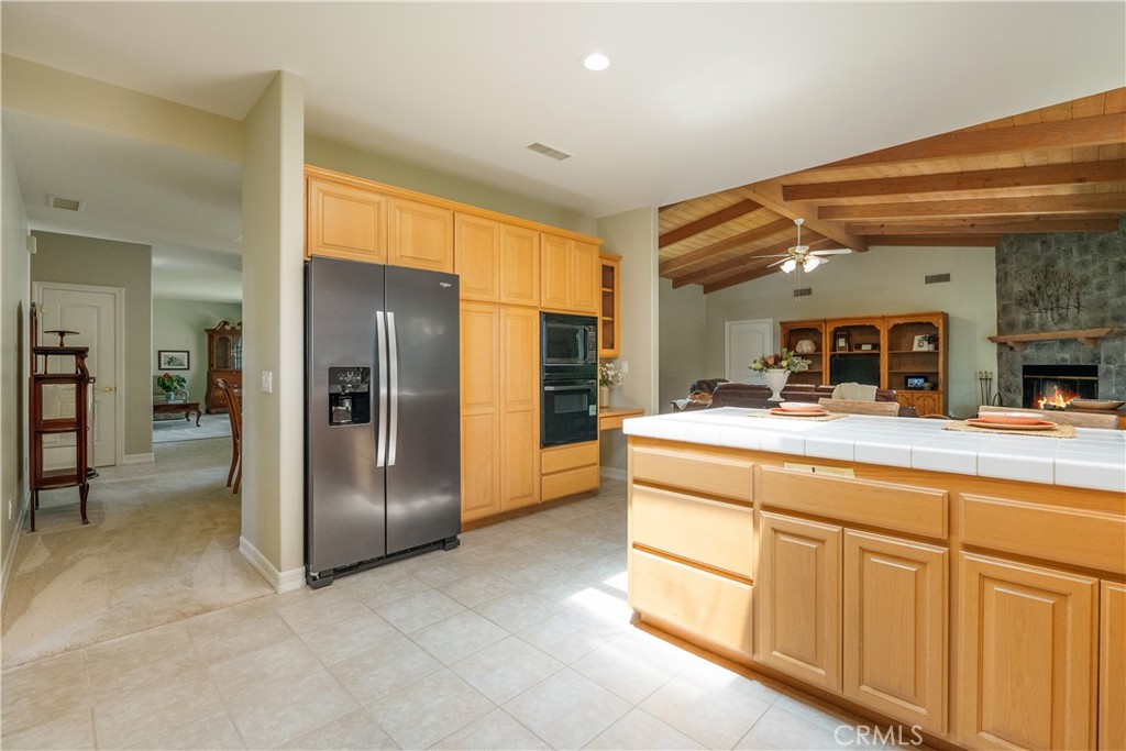 1425 Surrey Heights Fallbrook, CA 92028 - Photo 11 of 36 Kitchen