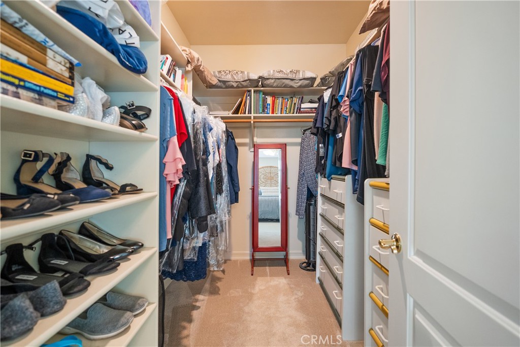 1425 Surrey Heights Fallbrook, CA 92028 - Photo 18 of 36 Primary walk-in closet