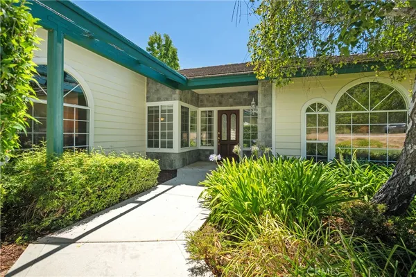 $889,500 | 1425 Surrey Heights, Fallbrook, CA 92028
