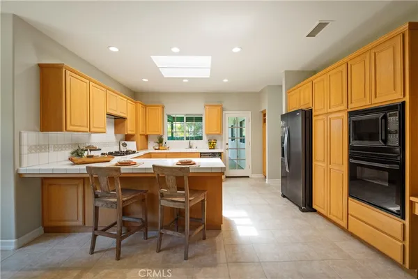 $889,500 | 1425 Surrey Heights, Fallbrook, CA 92028