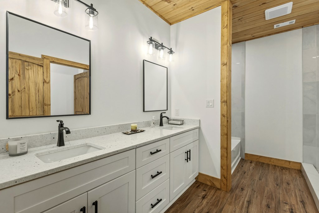 342 Hunter Ridge Murphy, NC 28906 - Photo 39 of 81 Owners ensuite