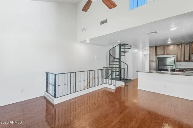 a view of entryway and kitchen