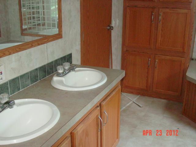 527 York Hollow Road Pulaski, TN 38478 - Photo 5 of 9 Master Bath Room