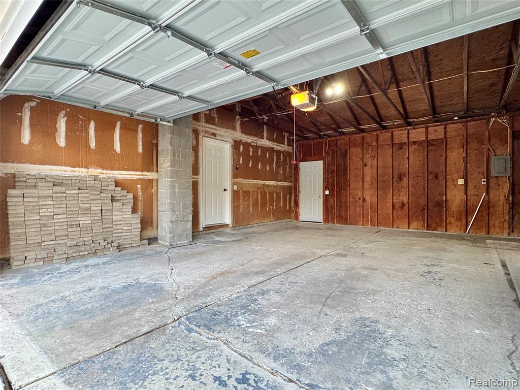 21423 Gill Road Farmington Hills, MI 48335 - Photo 28 of 32
