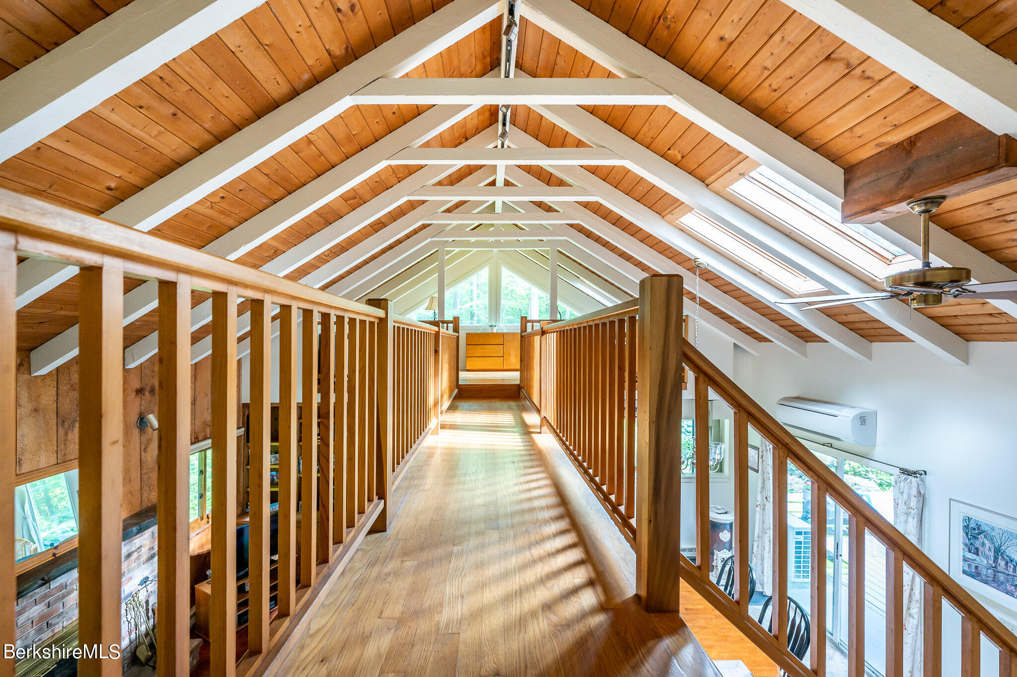 9 Pixley Hill Road West Stockbridge, MA 01236 - Photo 22 of 37 a view of a balcony