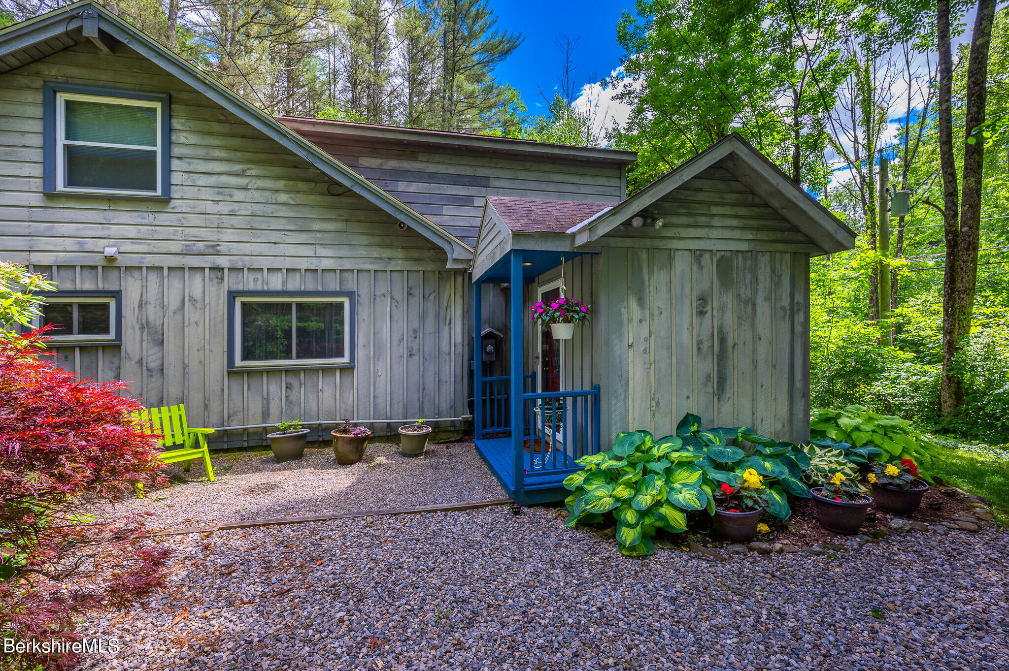 9 Pixley Hill Road West Stockbridge, MA 01236 - Photo 4 of 37 a front view of a house with garden