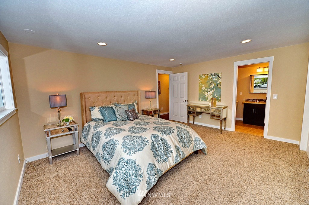 125 244th Street Southwest Bothell, WA 98021 - Photo 7 of 23