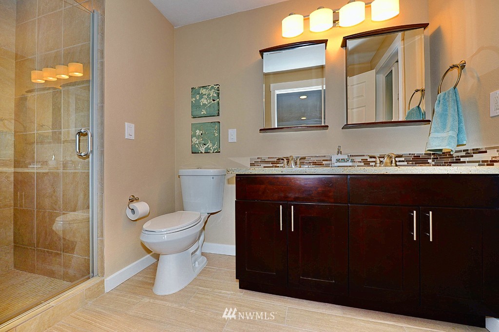 125 244th Street Southwest Bothell, WA 98021 - Photo 9 of 23