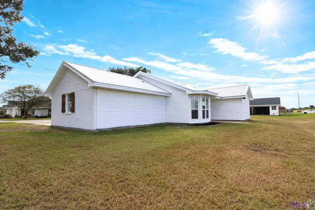$187,500 | 239 East 26th Place, Larose, LA 70373