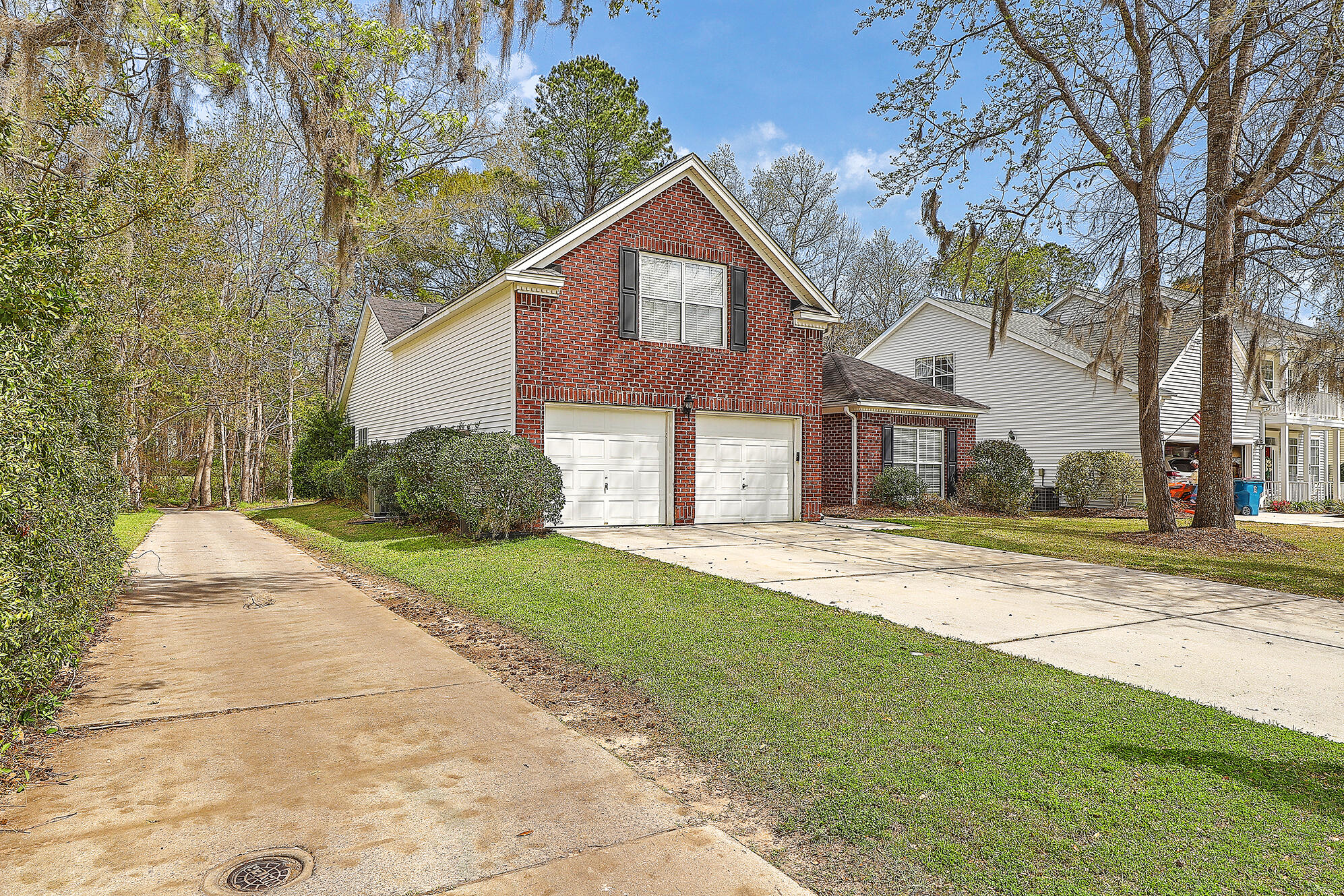 607 Pointe Of Oaks Road Summerville, SC 29485 - Photo 3 of 38 IMG_4822_3_4_5_6_7_8