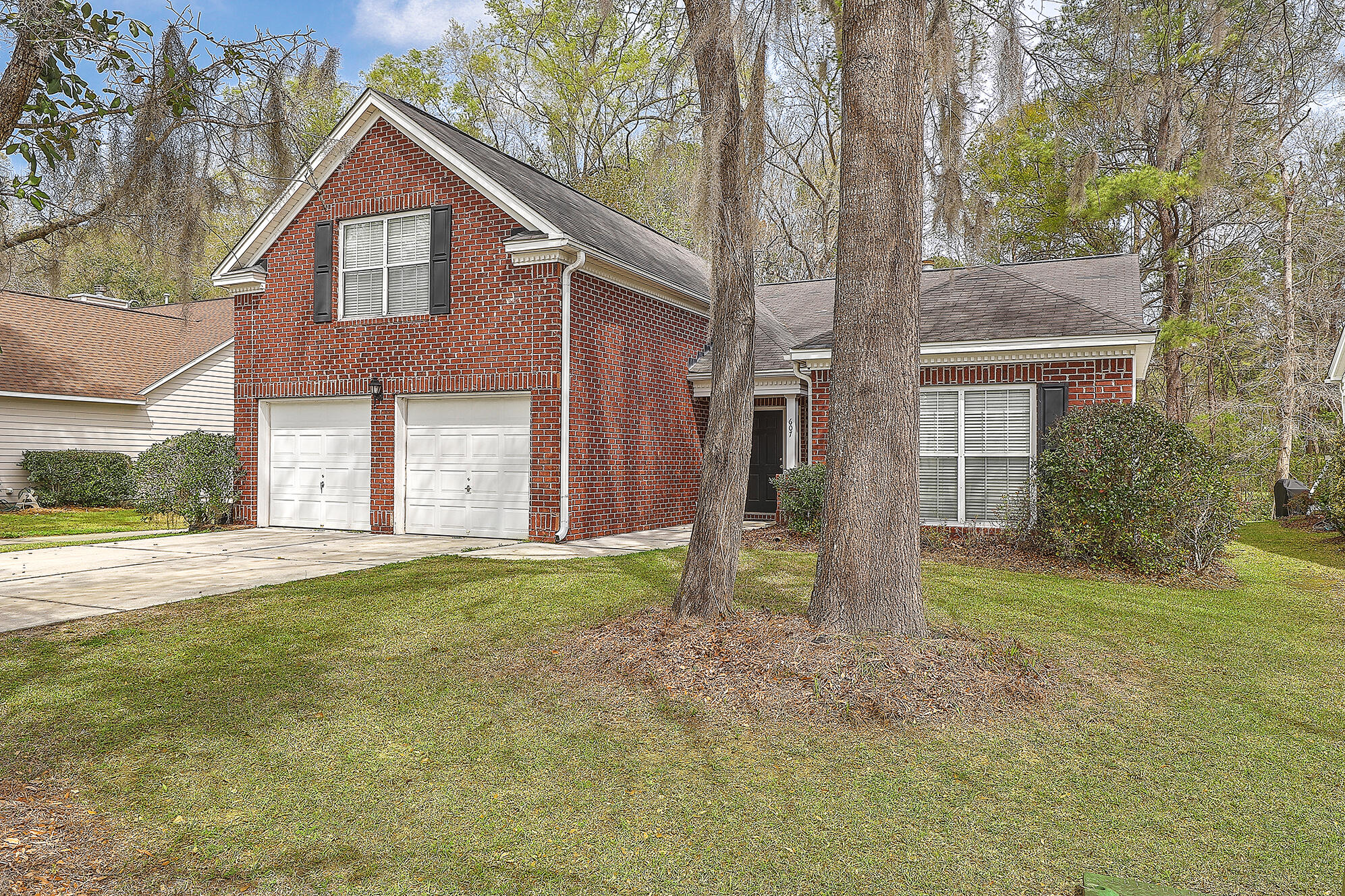 607 Pointe Of Oaks Road Summerville, SC 29485 - Photo 4 of 38 IMG_4829_30_31_32_33_34_35