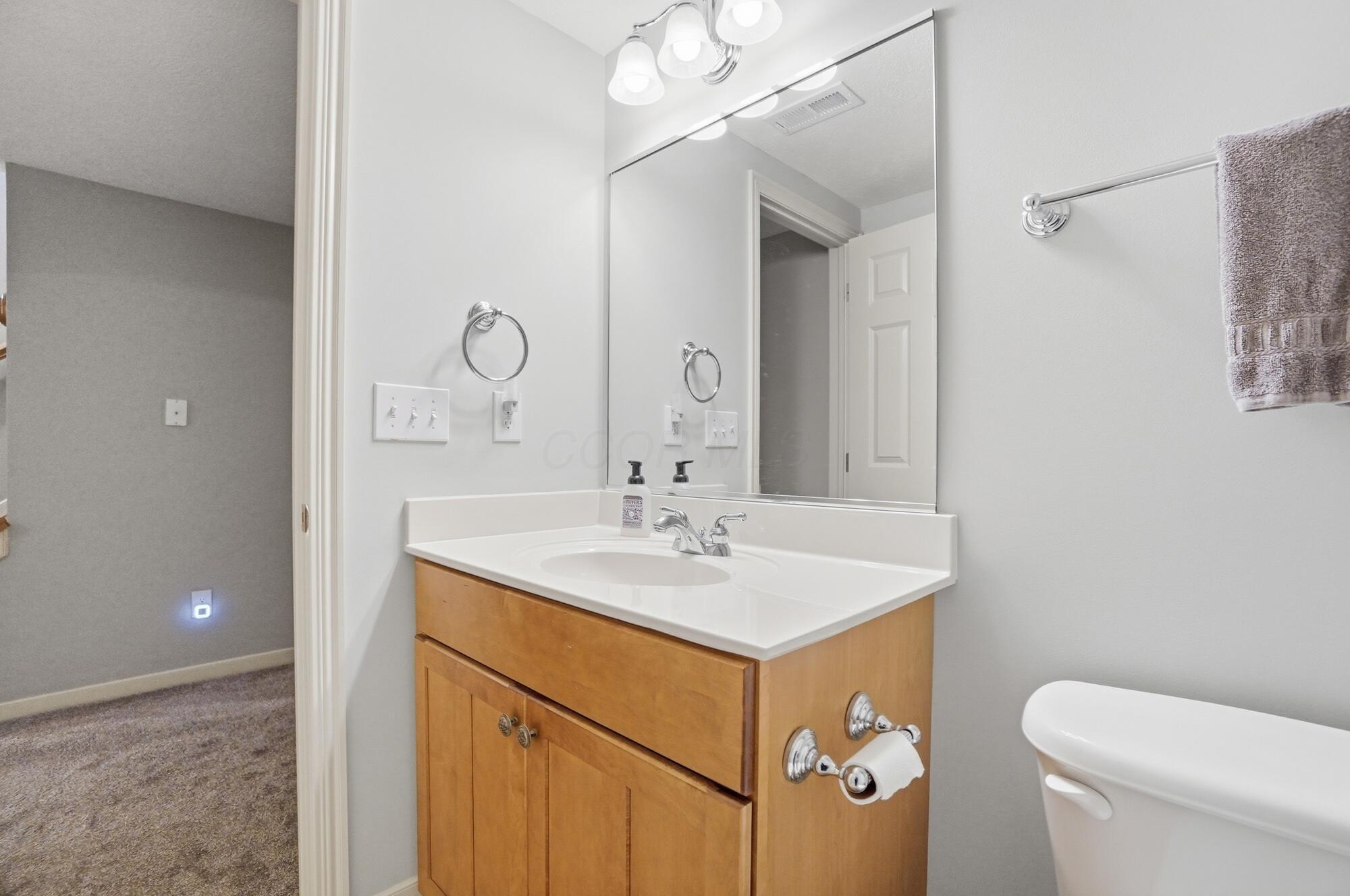 1167 Cross Creeks Ridge Pickerington, OH 43147 - Photo 76 of 91 2nd Powder Room