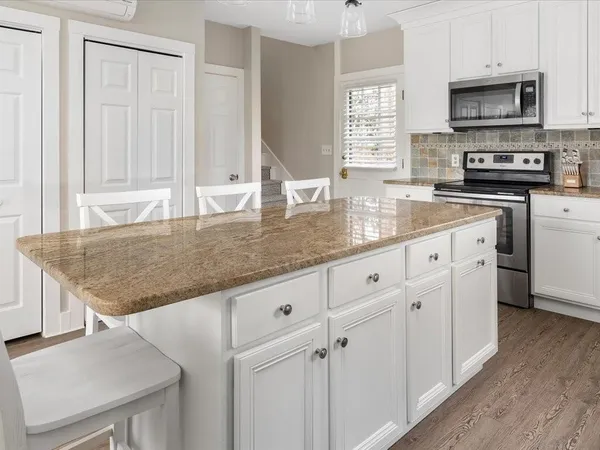 $5,000 | 24 Peary Street, Unit C, Newport, RI 02840