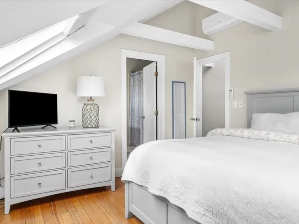 $5,000 | 24 Peary Street, Unit C, Newport, RI 02840