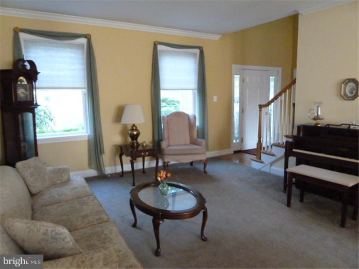 792 Cowpath Road Telford, PA 18969 - Photo 6 of 24 Living Room