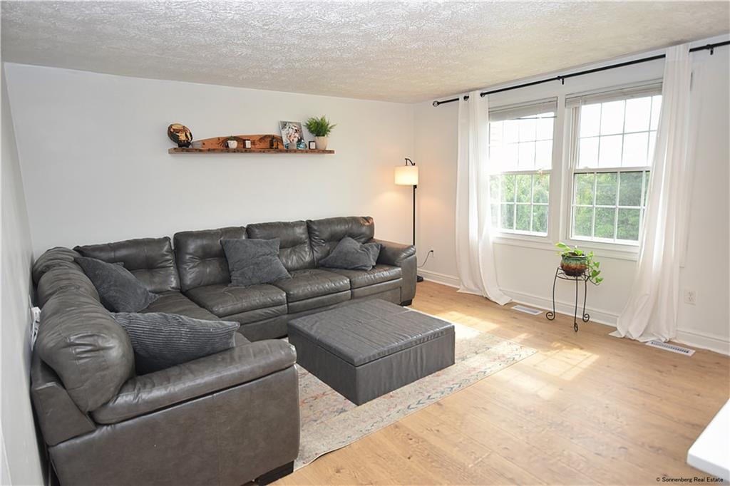508 Countryside Drive McKees Rocks, PA 15136 - Photo 3 of 25 a living room with furniture and a window