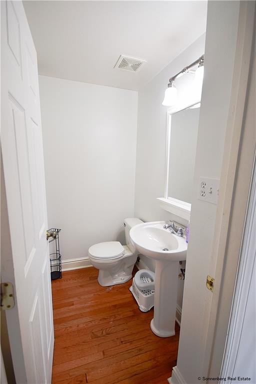 508 Countryside Drive McKees Rocks, PA 15136 - Photo 4 of 25 a bathroom with a sink and a mirror