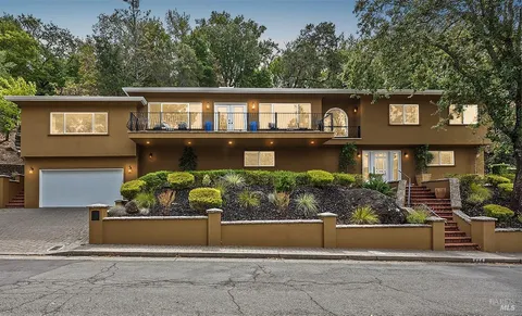 $2,300,000 | 444 The Alameda, San Anselmo, CA 94960