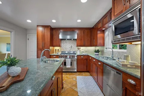 $2,300,000 | 444 The Alameda, San Anselmo, CA 94960